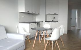 Airport 3Rooms New Apartment With Parking
